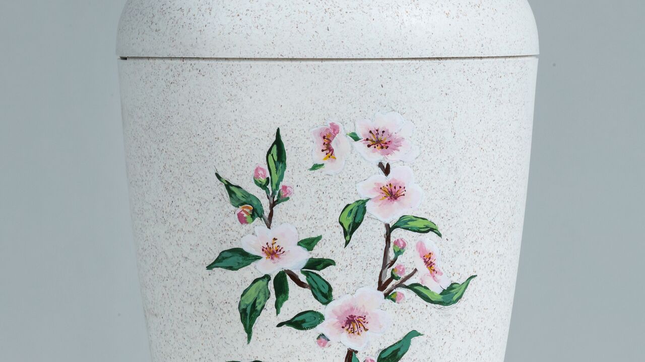Hvid natururne med æbleblomst