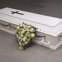 Farvede kiste - en afsked med personlighed