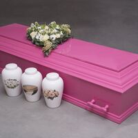 Farvede kiste - en afsked med personlighed