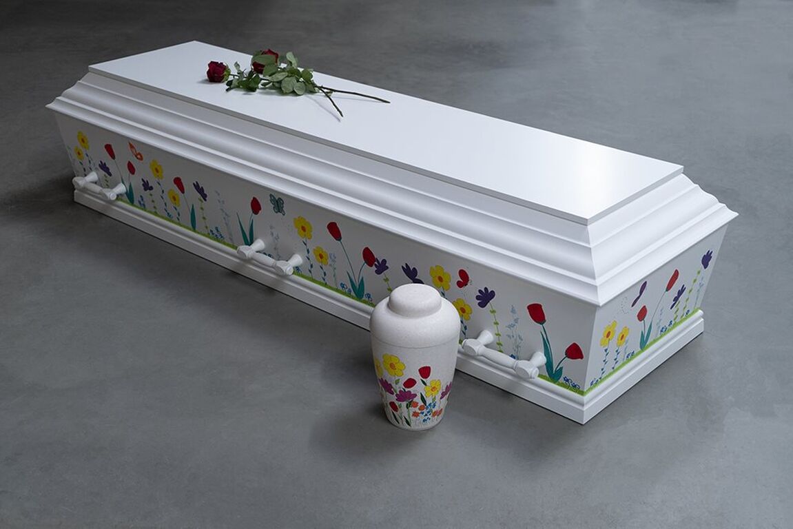 Farvede kiste - en afsked med personlighed