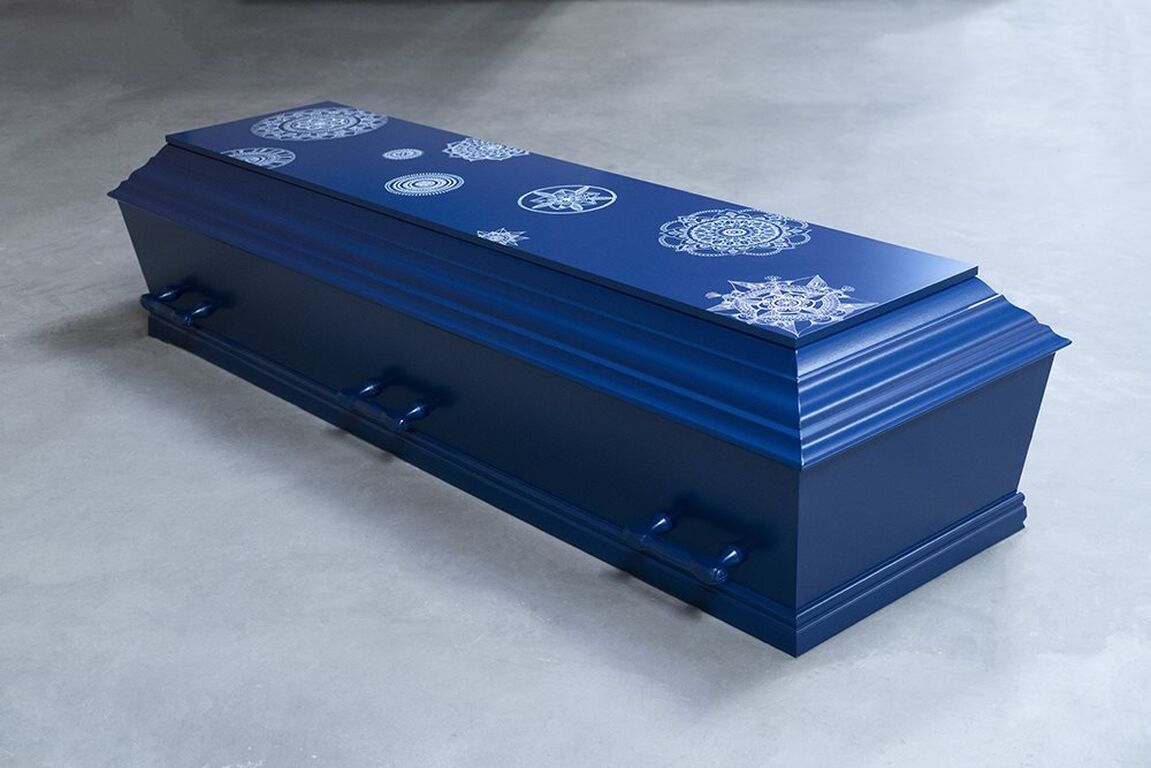 Farvede kiste - en afsked med personlighed