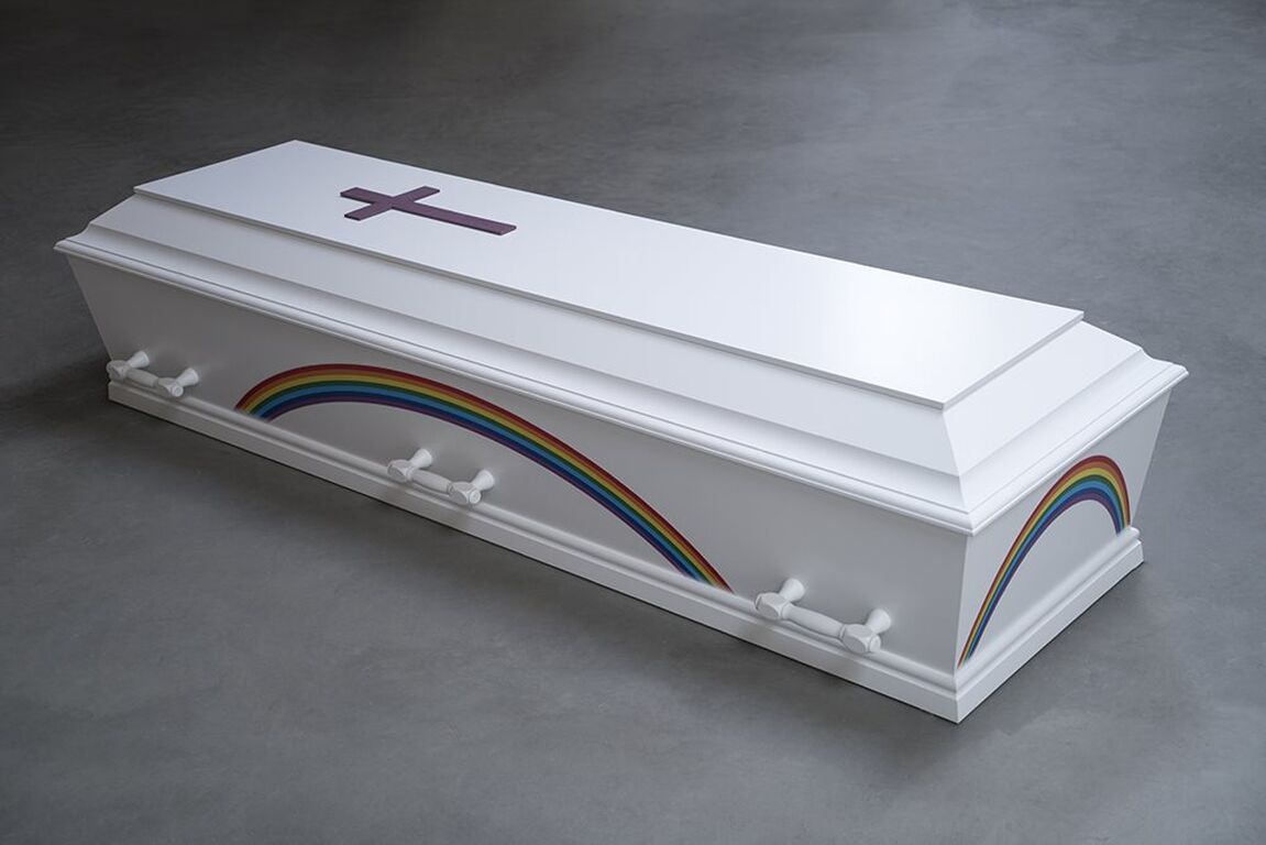 Farvede kiste - en afsked med personlighed